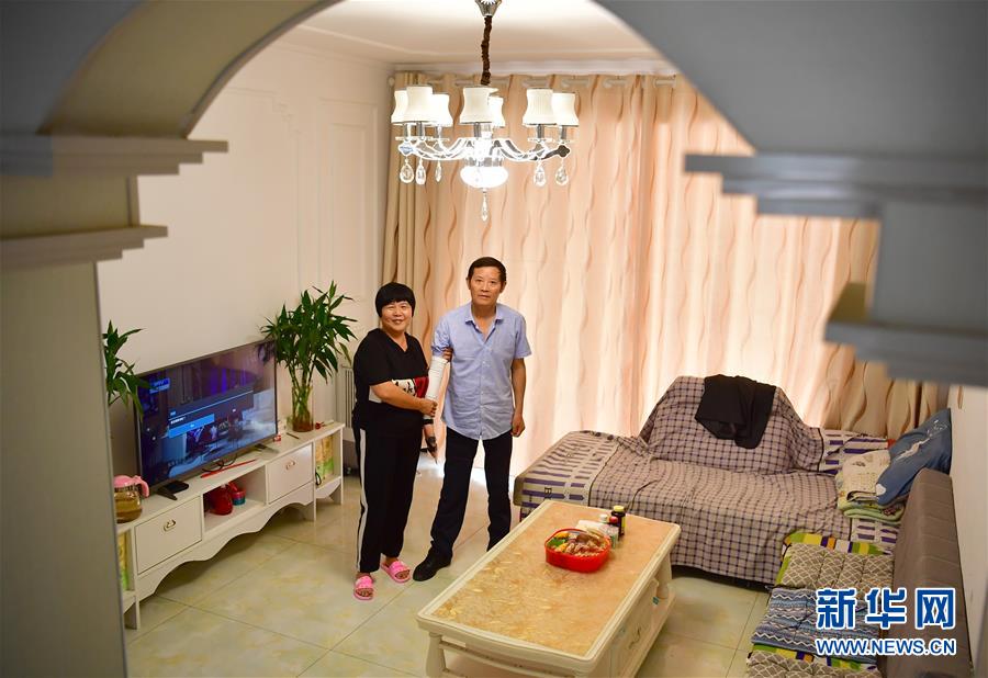 （走向我們的小康生活&middot;圖文互動）（2）&ldquo;樓上過日子，樓下賺票子&rdquo;&mdash;&mdash;來自陜西安康的易地扶貧搬遷一線觀察