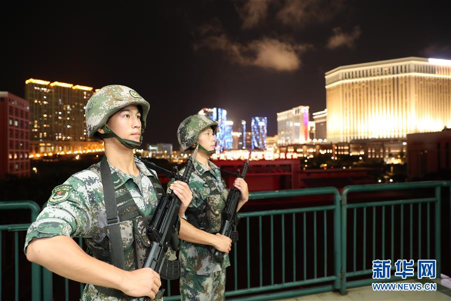 （在習(xí)近平強(qiáng)軍思想指引下&middot;我們?cè)趹?zhàn)位報(bào)告&middot;圖文互動(dòng)）（1）駐澳門(mén)部隊(duì)：濠江之畔，最可愛(ài)的人