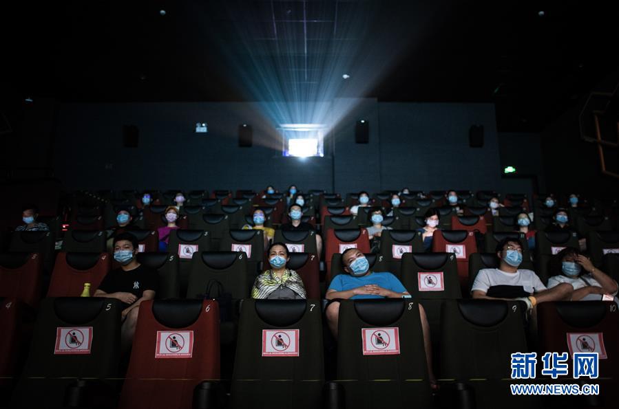 （在習(xí)近平新時代中國特色社會主義思想指引下&mdash;&mdash;新時代新作為新篇章&middot;習(xí)近平總書記關(guān)切事&middot;圖文互動）（1）消費回暖市聲新&mdash;&mdash;內(nèi)需動力不斷釋放的市場觀察