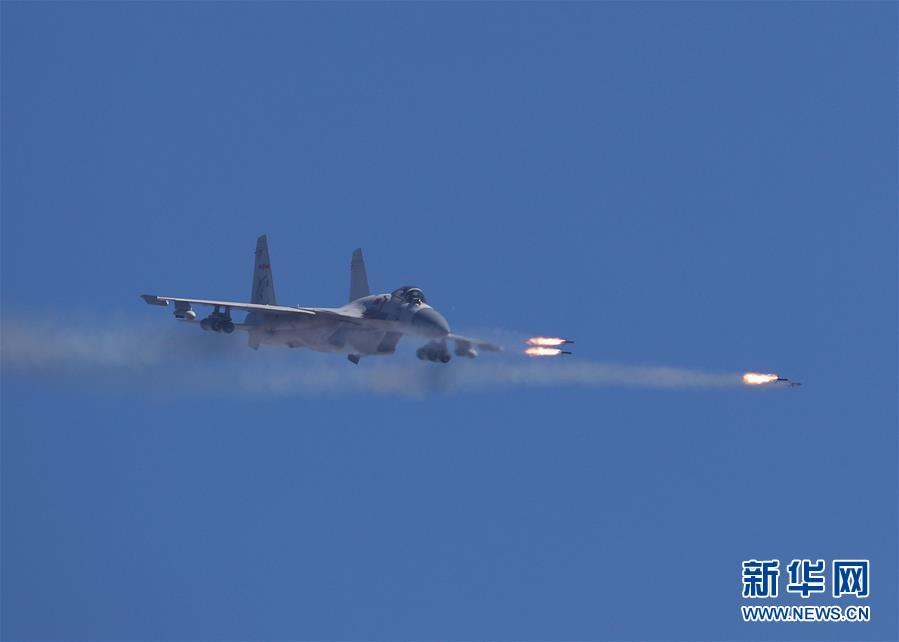 （在習(xí)近平強(qiáng)軍思想指引下&middot;我們?cè)趹?zhàn)位報(bào)告&middot;圖文互動(dòng)）（4）奮飛在新時(shí)代的海天&mdash;&mdash;海軍某艦載航空兵部隊(duì)備戰(zhàn)打仗記事