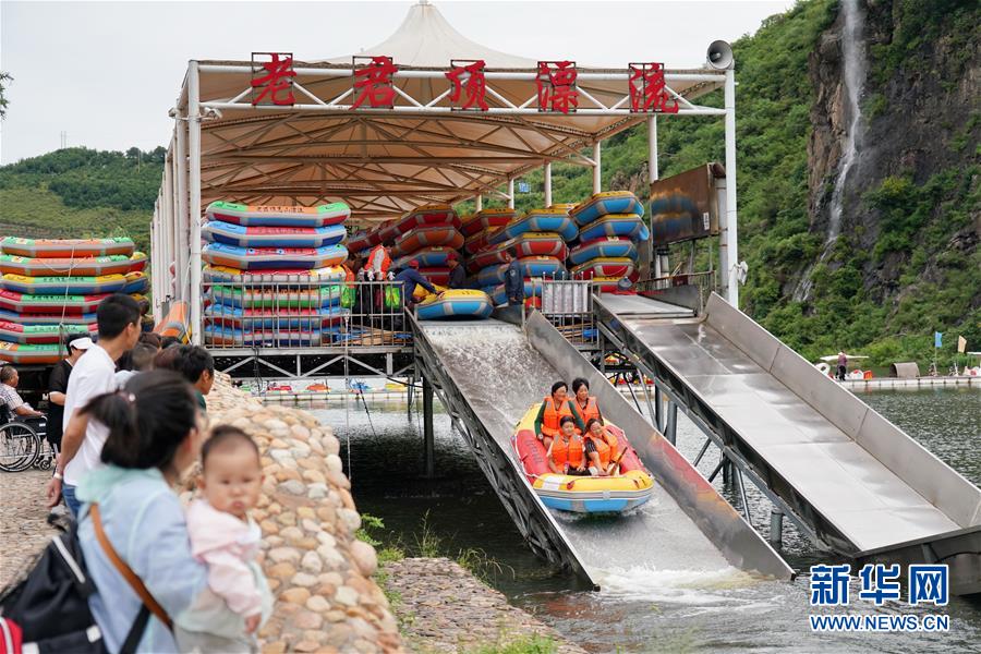 （新華全媒頭條&middot;走向我們的小康生活&middot;圖文互動(dòng)）（6）長(zhǎng)城腳下，小康村串成&ldquo;珍珠鏈&rdquo;