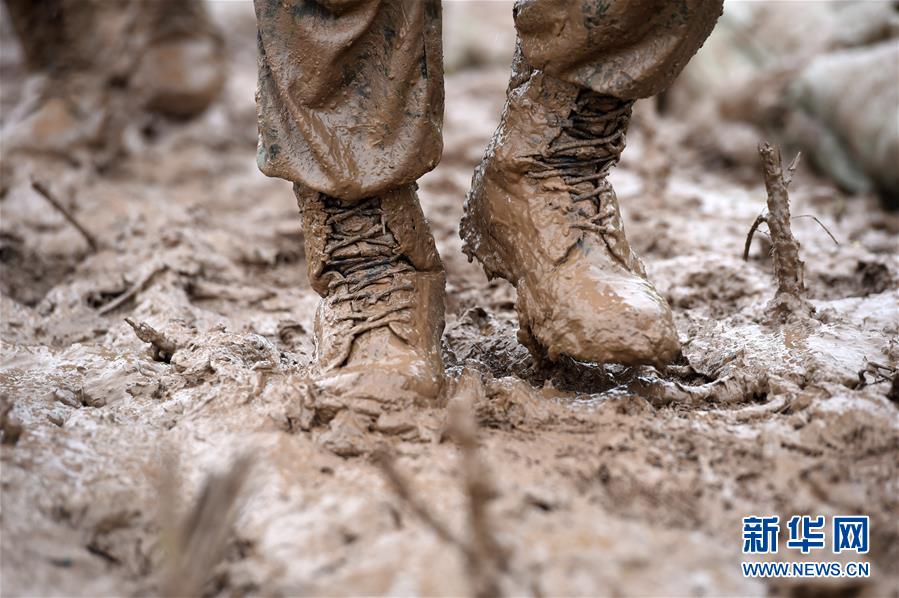 (在習(xí)近平新時(shí)代中國(guó)特色社會(huì)主義思想指引下——新時(shí)代新作為新篇章·習(xí)近平總書記關(guān)切事·圖文互動(dòng))(10)一切為了人民——寫在全國(guó)防汛救災(zāi)取得階段性重大勝利之時(shí)