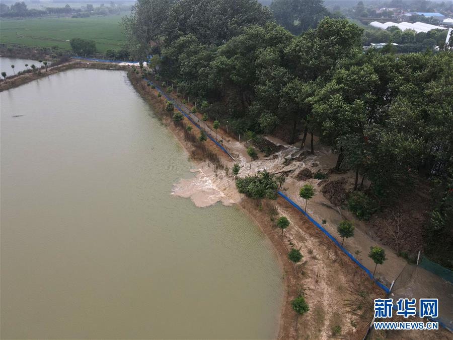 (在習(xí)近平新時(shí)代中國(guó)特色社會(huì)主義思想指引下——新時(shí)代新作為新篇章·習(xí)近平總書記關(guān)切事·圖文互動(dòng))(15)一切為了人民——寫在全國(guó)防汛救災(zāi)取得階段性重大勝利之時(shí)