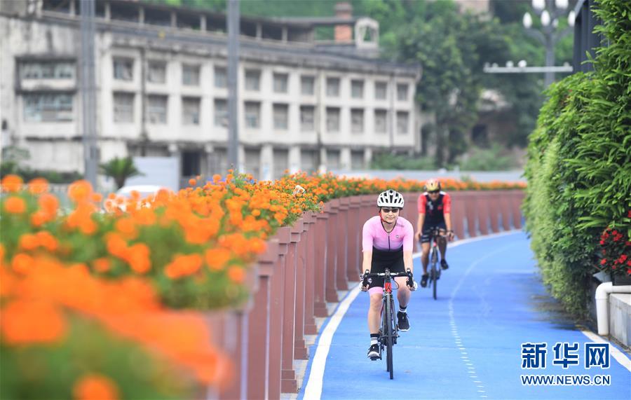 (新華全媒頭條·圖文互動)(8)西部有個新的“圈”——成渝加快雙城經(jīng)濟圈建設