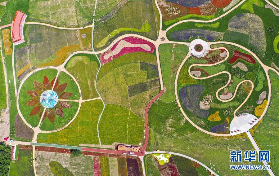 （新華全媒頭條&middot;走向我們的小康生活&middot;圖文互動(dòng)）（2）黑土地上是我家&mdash;&mdash;在吉林，一瞥中國(guó)東北鄉(xiāng)村美麗未來(lái)