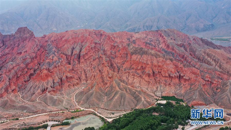 (新華全媒頭條·走向我們的小康生活·決戰(zhàn)決勝脫貧攻堅(jiān)·圖文互動(dòng))(7)高原上綻放的光芒——來自青海攻克深度貧困堡壘的故事