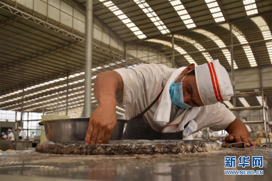 （決戰(zhàn)決勝脫貧攻堅&middot;圖文互動）（1）家門口的&ldquo;夢工廠&rdquo;