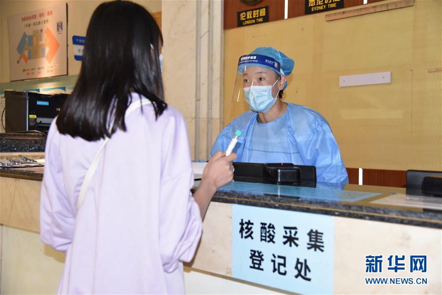 (圖文互動)(3)醫(yī)療服務“不打烊”——國慶假期醫(yī)院走訪見聞