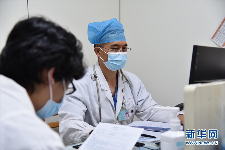 (圖文互動)(4)醫(yī)療服務“不打烊”——國慶假期醫(yī)院走訪見聞