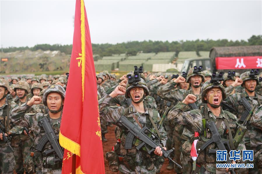 （在習(xí)近平強(qiáng)軍思想指引下&middot;我們?cè)趹?zhàn)位報(bào)告&middot;圖文互動(dòng)）（1）千里移防，鐵心跟黨走&mdash;&mdash;南部戰(zhàn)區(qū)陸軍第75集團(tuán)軍某紅軍旅政治建軍、練兵備戰(zhàn)記事