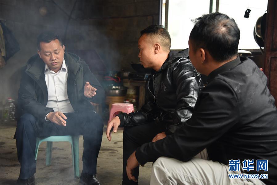 （決戰(zhàn)決勝脫貧攻堅(jiān)&middot;圖文互動(dòng)）&ldquo;父親未完成的事業(yè)，我來(lái)完成&rdquo;&mdash;&mdash;貴州父子接力脫貧攻堅(jiān)