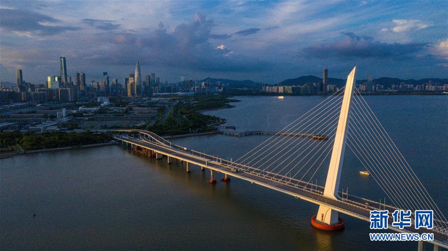 （在習(xí)近平新時(shí)代中國(guó)特色社會(huì)主義思想指引下&mdash;&mdash;新時(shí)代新作為新篇章&middot;習(xí)近平總書(shū)記關(guān)切事&middot;圖文互動(dòng)）（1）我家大門常打開(kāi)&mdash;&mdash;經(jīng)濟(jì)特區(qū)全方位對(duì)外開(kāi)放故事