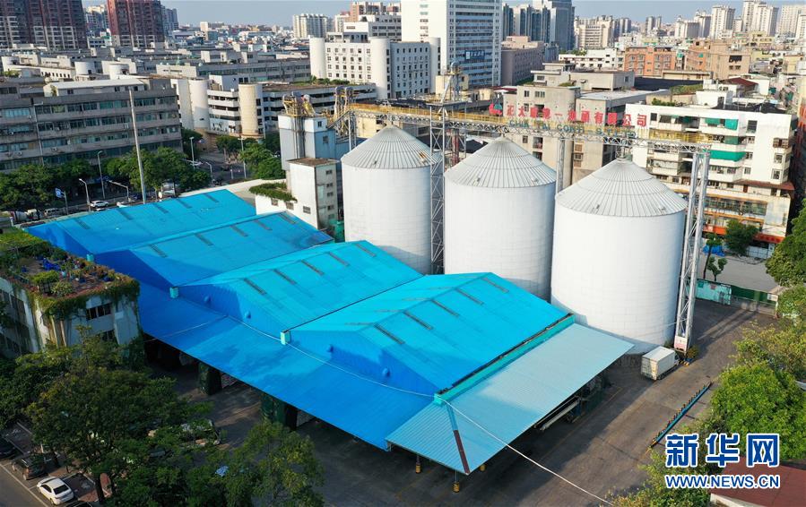 （在習(xí)近平新時(shí)代中國(guó)特色社會(huì)主義思想指引下&mdash;&mdash;新時(shí)代新作為新篇章&middot;習(xí)近平總書(shū)記關(guān)切事&middot;圖文互動(dòng)）（14）我家大門常打開(kāi)&mdash;&mdash;經(jīng)濟(jì)特區(qū)全方位對(duì)外開(kāi)放故事