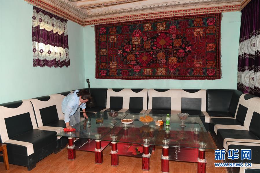 (新華全媒頭條·圖文互動(dòng))(10)新天地 新兒女 新奇跡——脫貧攻堅(jiān)繪就新疆新圖景