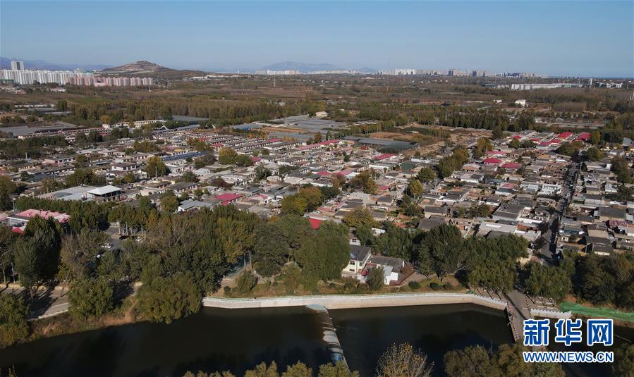 (全面建成小康社會“百城千縣萬村調(diào)研行”·圖文互動)(1)北戴河村:藝術(shù)院落“點(diǎn)亮”鄉(xiāng)村致富路