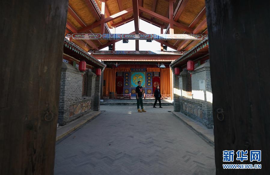 (全面建成小康社會“百城千縣萬村調(diào)研行”·圖文互動)(4)北戴河村:藝術(shù)院落“點(diǎn)亮”鄉(xiāng)村致富路