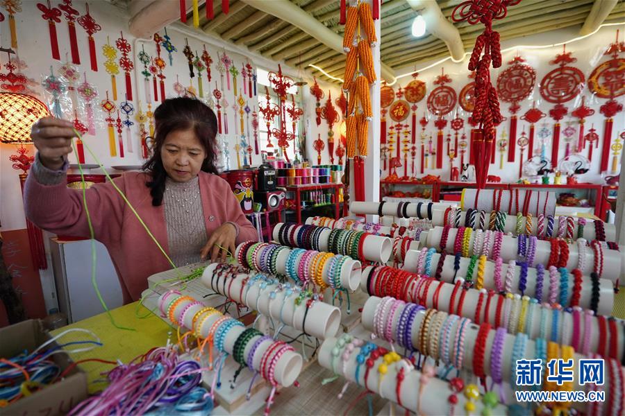 (全面建成小康社會“百城千縣萬村調(diào)研行”·圖文互動)(3)北戴河村:藝術(shù)院落“點(diǎn)亮”鄉(xiāng)村致富路