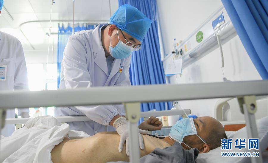 （抗疫先進事跡&middot;圖文互動）（4）張定宇：疫情&ldquo;暴風眼&rdquo;里，&ldquo;漸凍&rdquo;之軀與時間賽跑