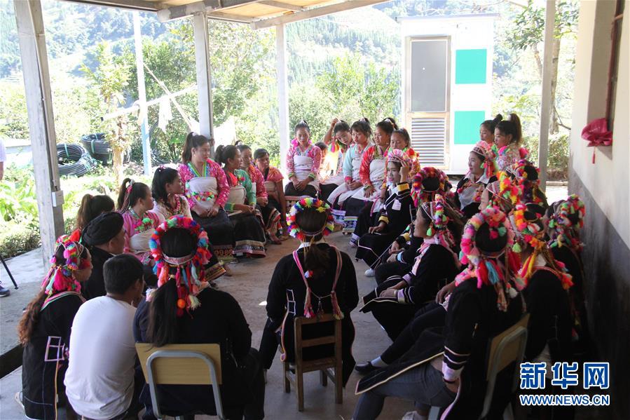 （五中全會精神在基層&middot;圖文互動）（5）天津、福建、廣東、云南等地創(chuàng)新形式讓黨的十九屆五中全會精神&ldquo;飛入尋常百姓家&rdquo;