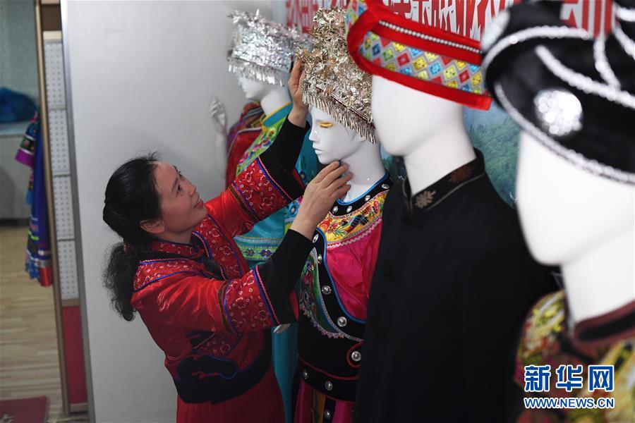 （兩會人物&middot;圖文互動）（5）帶娃、賺錢兩不誤&mdash;&mdash;一位農(nóng)民工代表眼中的脫貧新工作