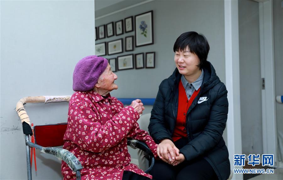 （新時(shí)代優(yōu)秀縣委書記風(fēng)采&middot;圖文互動(dòng)）（1）吳海燕：向百姓交一份無(wú)悔的答卷