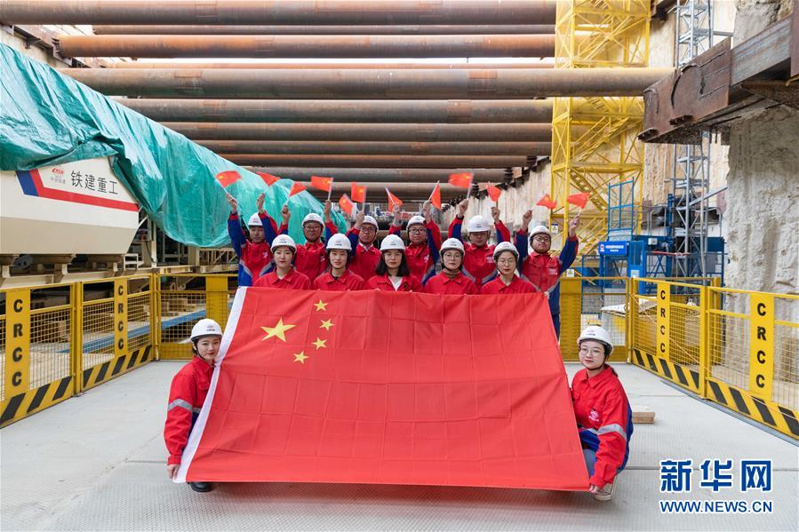 (國際)(4)“我和國旗合個(gè)影”主題活動(dòng)在多國舉行