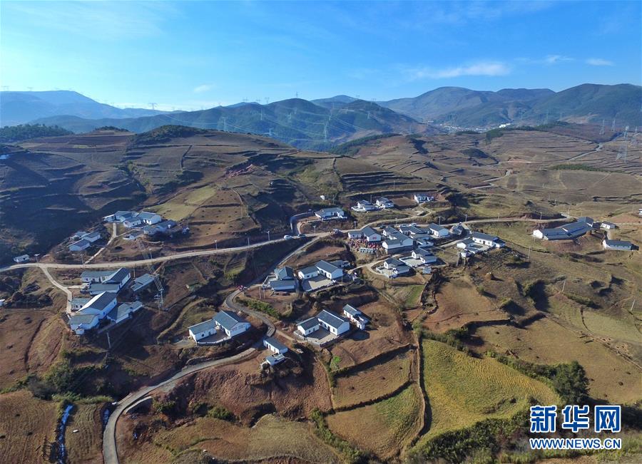 （新華全媒頭條&middot;圖文互動）（10）潮起東方萬象新&mdash;&mdash;以習近平同志為核心的黨中央團結(jié)帶領(lǐng)全黨全軍全國各族人民貫徹落實黨的十九大精神紀實