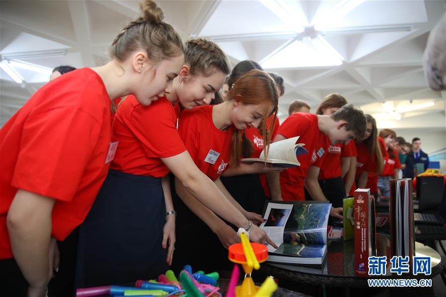 （新華全媒頭條&middot;出訪&middot;側(cè)記&middot;圖文互動(dòng)）（2）你好老朋友！開啟新時(shí)代！&mdash;&mdash;習(xí)近平主席和普京總統(tǒng)引領(lǐng)中俄全面戰(zhàn)略協(xié)作伙伴關(guān)系邁入新時(shí)代