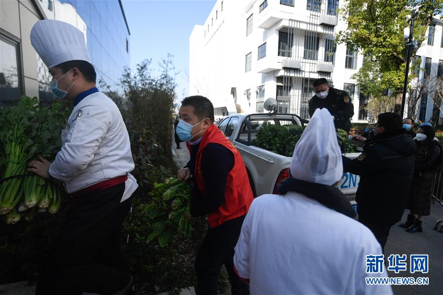 (在習(xí)近平新時(shí)代中國特色社會(huì)主義思想指引下——新時(shí)代新作為新篇章·習(xí)近平總書記關(guān)切事·圖文互動(dòng))(3)鑄成防疫“鐵軍”——基層防疫“硬核”故事