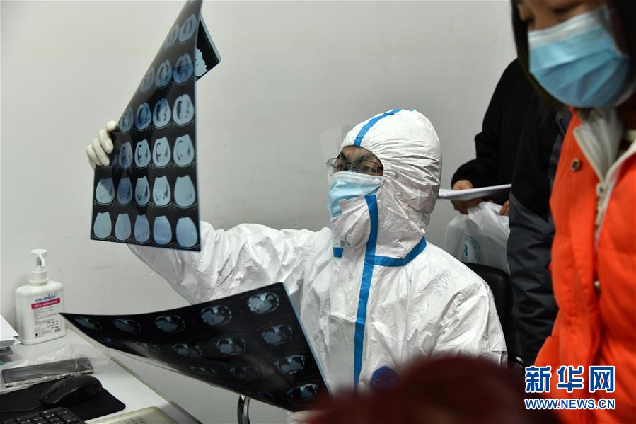 （在習(xí)近平新時(shí)代中國特色社會(huì)主義思想指引下&mdash;&mdash;新時(shí)代新作為新篇章&middot;習(xí)近平總書記關(guān)切事&middot;圖文互動(dòng)）（3）高擎利劍驅(qū)疫魔&mdash;&mdash;科研攻關(guān)助力湖北戰(zhàn)&ldquo;疫&rdquo;記