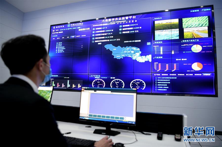 （在習(xí)近平新時代中國特色社會主義思想指引下&mdash;&mdash;新時代新作為新篇章&middot;習(xí)近平總書記關(guān)切事&middot;圖文互動）（4）為農(nóng)田注入硬核生產(chǎn)力&mdash;&mdash;一些地方春耕中農(nóng)業(yè)科技創(chuàng)新掃描