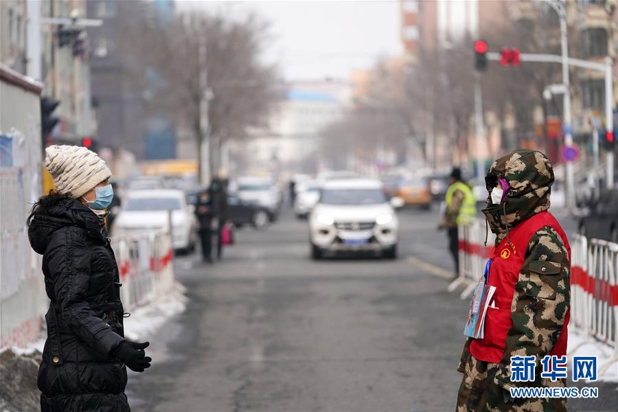 （習(xí)近平致敬的戰(zhàn)&ldquo;疫&rdquo;英雄&middot;志愿者篇&middot;圖文互動）（12）他們，微光成炬照征程