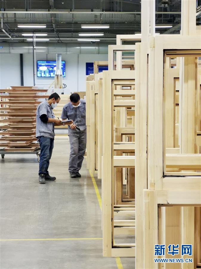 (在習近平新時代中國特色社會主義思想指引下——新時代新作為新篇章·習近平總書記關切事·圖文互動)(1)陽光總在風雨后——中小企業(yè)在疫情中迎難而上