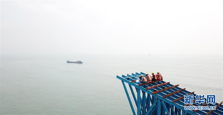 （在習(xí)近平新時(shí)代中國(guó)特色社會(huì)主義思想指引下&mdash;&mdash;新時(shí)代新作為新篇章&middot;習(xí)近平總書(shū)記關(guān)切事&middot;圖文互動(dòng)）（2）新機(jī)遇、新引擎&mdash;&mdash;重大工程重大項(xiàng)目建設(shè)新動(dòng)向觀察