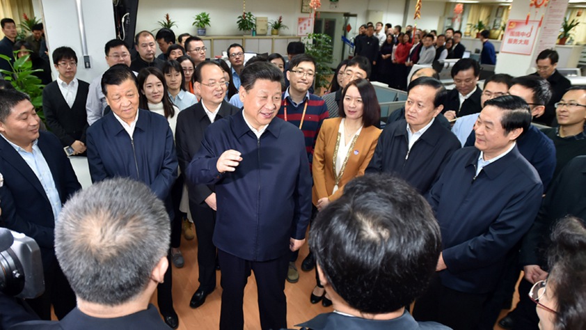中共中央總書(shū)記習(xí)近平到人民日?qǐng)?bào)社調(diào)研