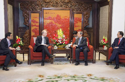 馬凱會(huì)見國際證監(jiān)會(huì)組織理事會(huì)主席、香港證監(jiān)會(huì)行政總裁歐達(dá)禮和香港證監(jiān)會(huì)主席唐家成