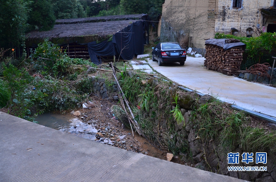 周炳耀有輛二手車，被全村人當(dāng)作&ldquo;公交車&rdquo;