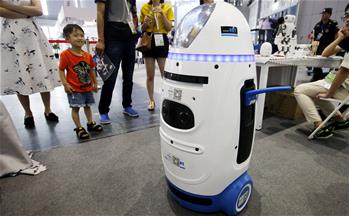 工作居家兩相宜 機(jī)器人展會顯身手