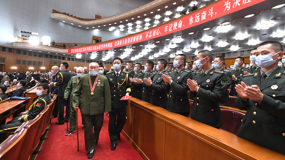 大會(huì)前，志愿軍老同志入場(chǎng)