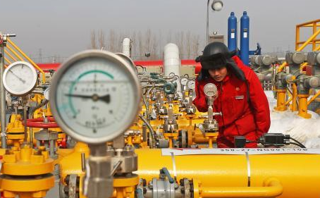 這個春節(jié)，他們留在工地和單位過年