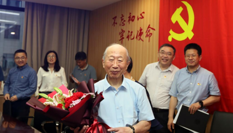 新黨員陳振新：&ldquo;雖已耄耋，紅心向黨！&rdquo;