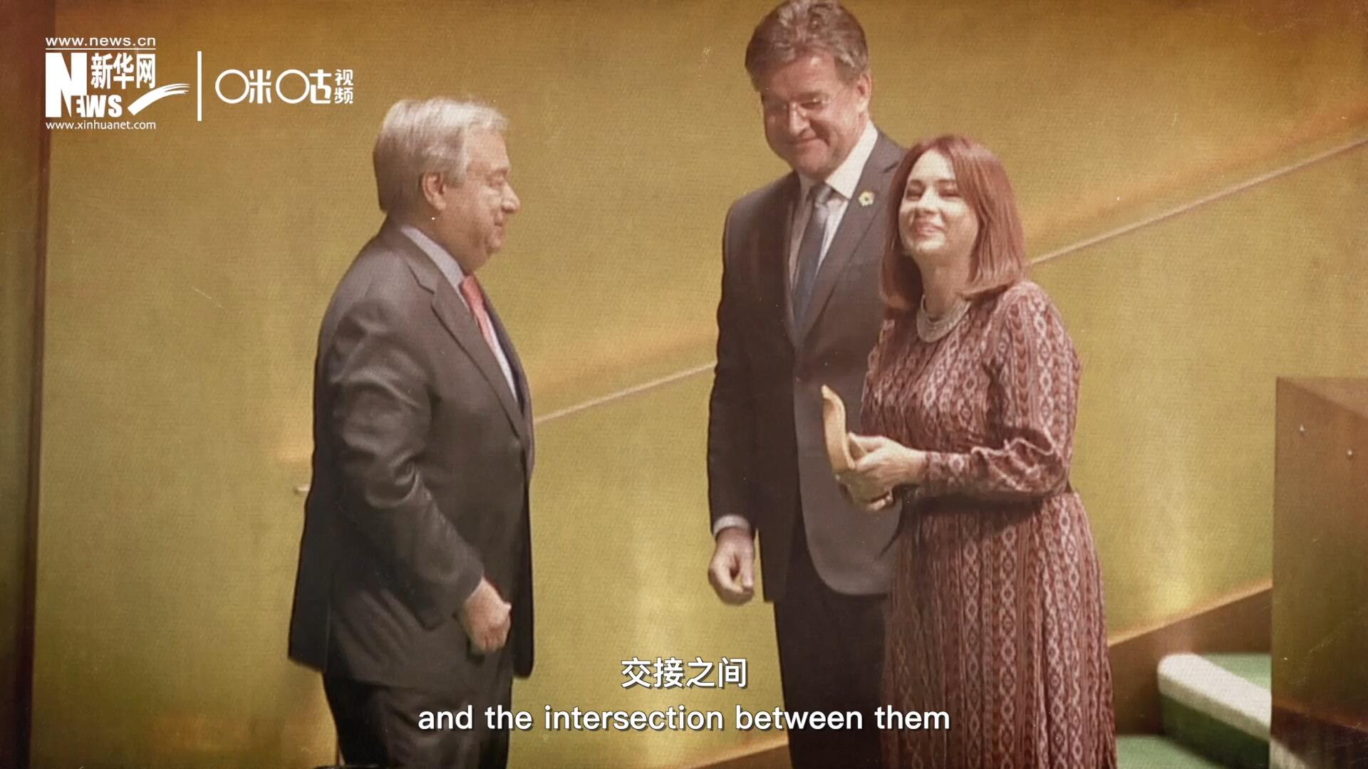 一起一落，交接之間，除了莊嚴(yán)的儀式感，更是使命的傳承。