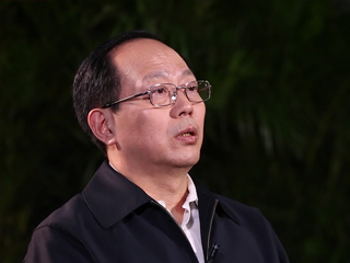 如何發(fā)展壯大體育產(chǎn)業(yè)？