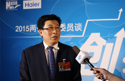 &ldquo;面對(duì)這種新型的、農(nóng)業(yè)轉(zhuǎn)型的項(xiàng)目，政府各級(jí)部門(mén)也都在研究怎么落實(shí)，還有很多細(xì)節(jié)上的問(wèn)題。&rdquo;