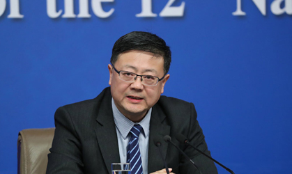 陳吉寧：當(dāng)前大氣治理的方向和舉措是對(duì)的，是有效的