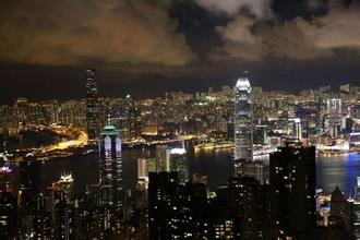 中央對(duì)香港行政長官是有標(biāo)準(zhǔn)的，是一貫的