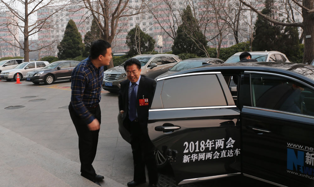 徐諾金抵達新華網