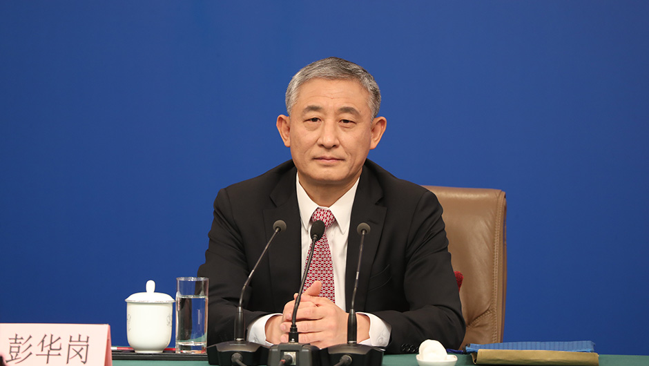 國(guó)務(wù)院國(guó)資委秘書(shū)長(zhǎng)、新聞發(fā)言人 彭華崗