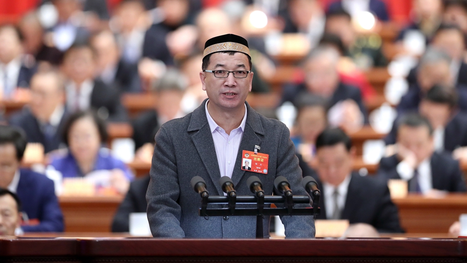 新疆維吾爾自治區(qū)呼圖壁縣政協(xié)副主席、伊斯蘭教協(xié)會會長，呼圖壁縣城鎮(zhèn)陜西寺阿訇 楊杰