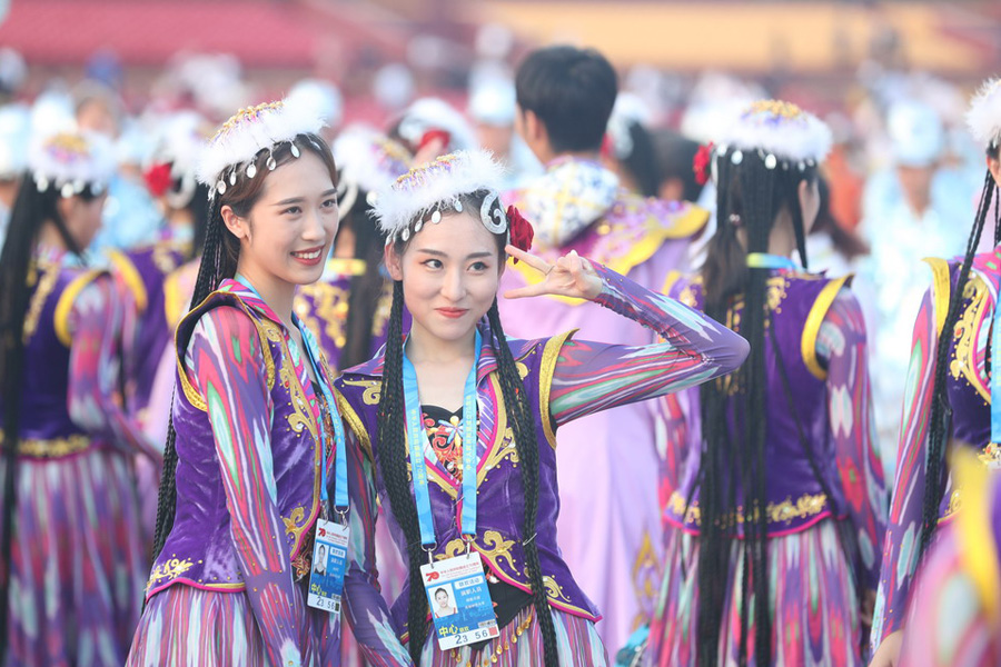 今晚，我們歡聚在天安門廣場(chǎng)